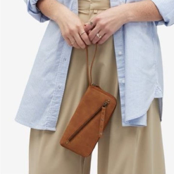 🌸 FREE PEOPLE Distressed Brown Vegan Wallet 🌸 - Picture 6 of 7